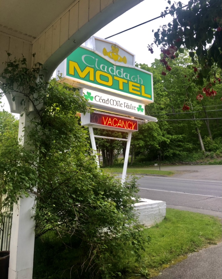 Claddagh Motel & Suites