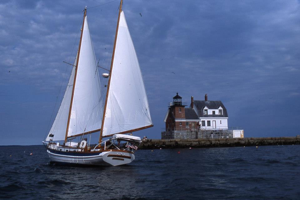 Port quarter breakwater